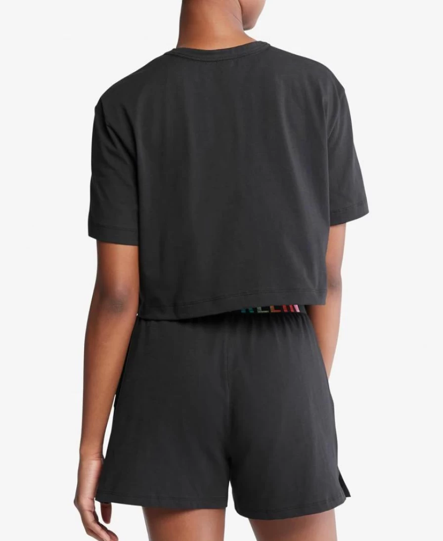 Calvin Klein Women's Classic Fit Cotton T-Shirt | Slim Short Sleeve Tee | Casual Comfort Top