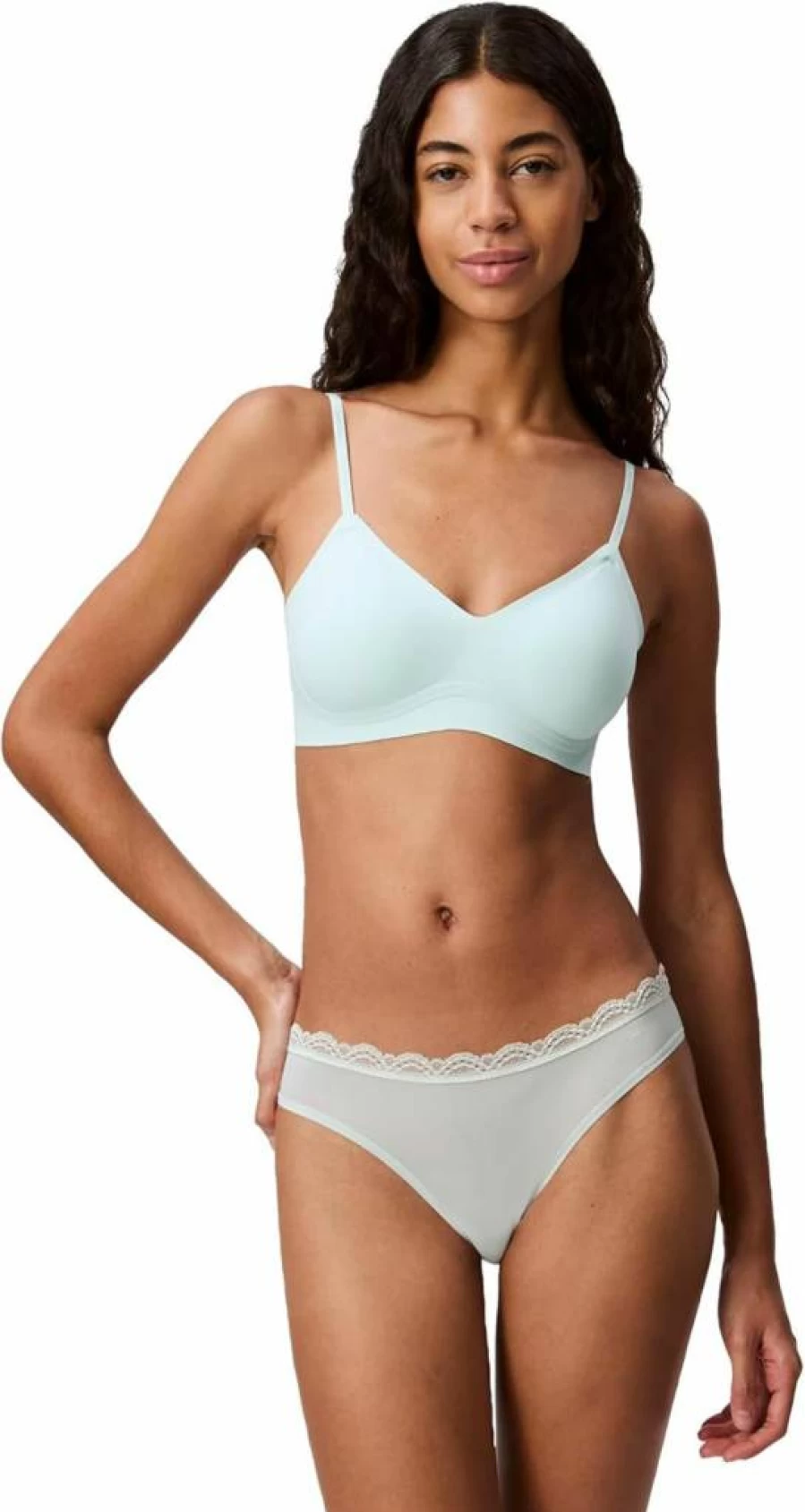 Calvin Klein Women's Invisibles Gel Wire Lightly Lined Bralette - Comfortable Wireless Underwear